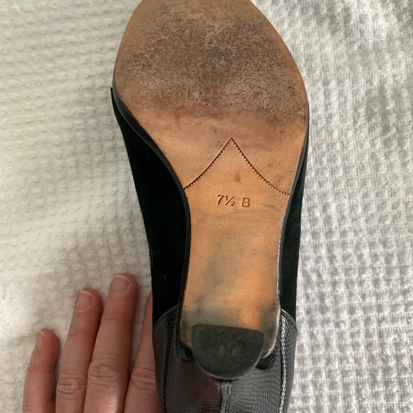 Cole Haan Suede-leather black pumps - Picture 4 of 4